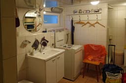 Keller Waschraum mit Dusche