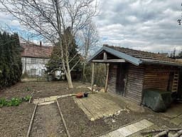 Garten mit Gartenhaus