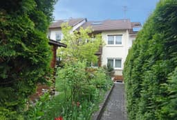 Ansicht West mit Garten